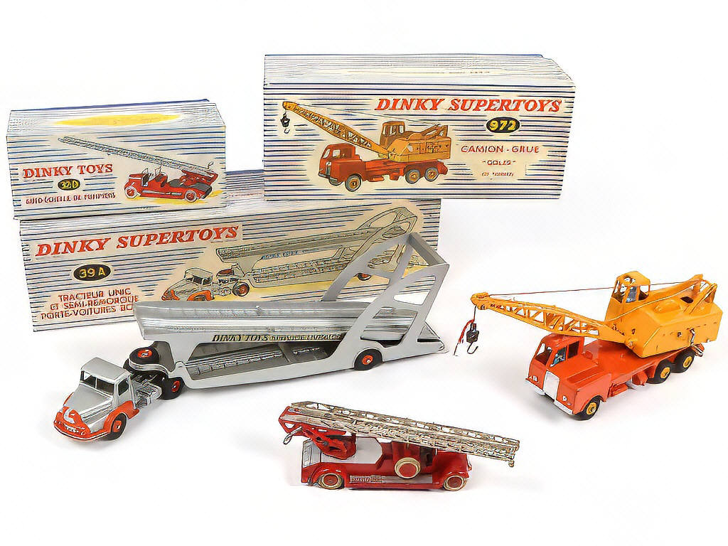 Lot 308 - DINKY TOYS (FRANCE) (3)