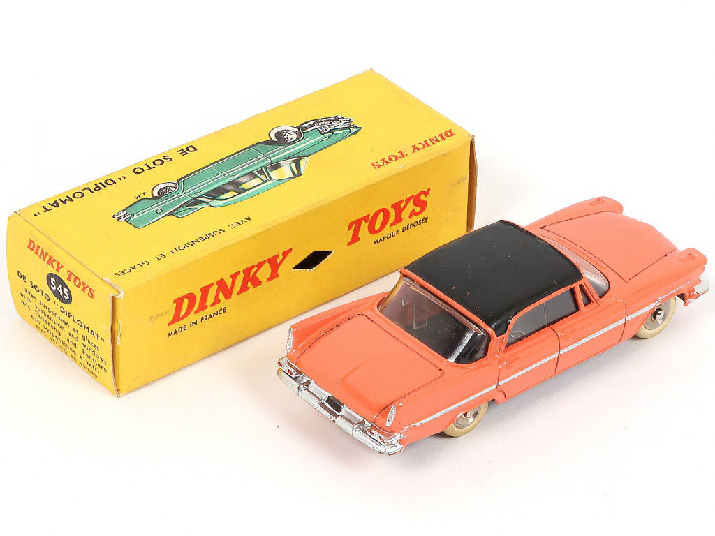 Lot 309 - DINKY TOYS (FRANCE) (3)