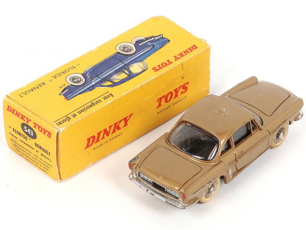 Lot 309 - DINKY TOYS (FRANCE) (3)