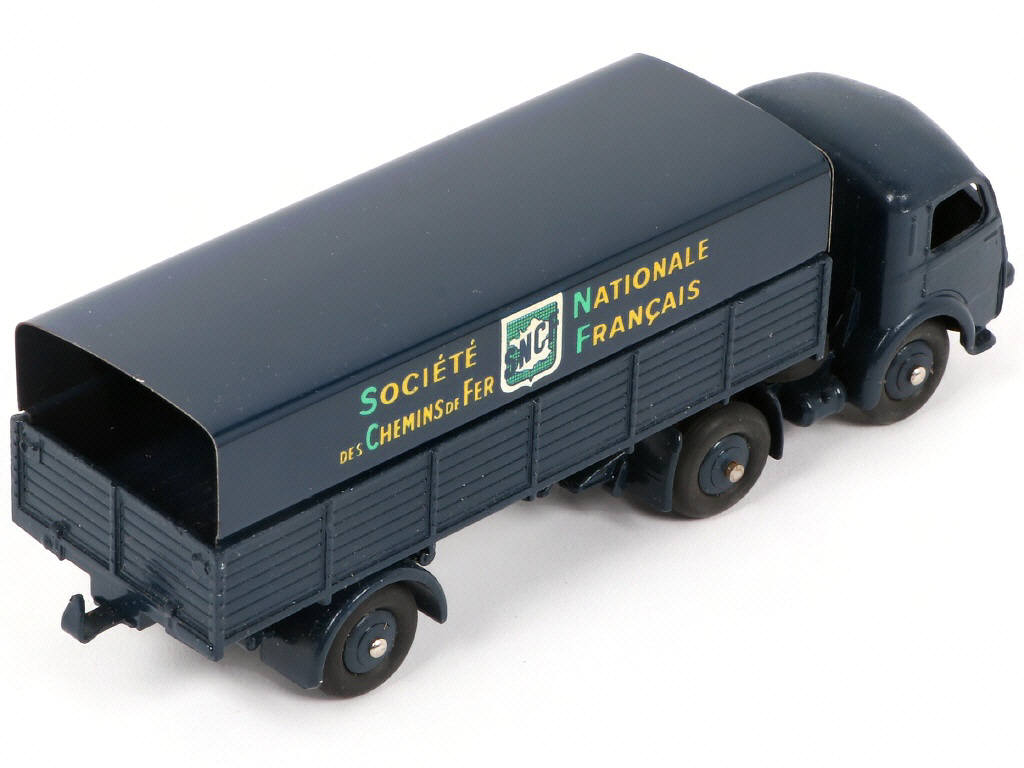 Lot 265 - DINKY TOYS (FRANCE) (1)