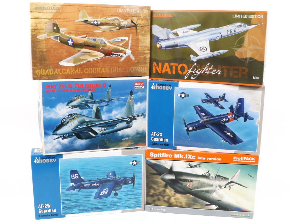 Lot 18 - DIVERS (6)