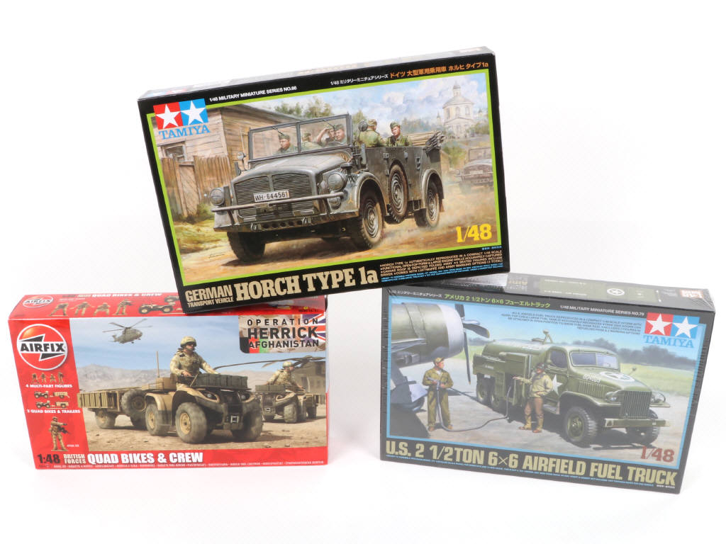 Lot 22 - DIVERS (12)