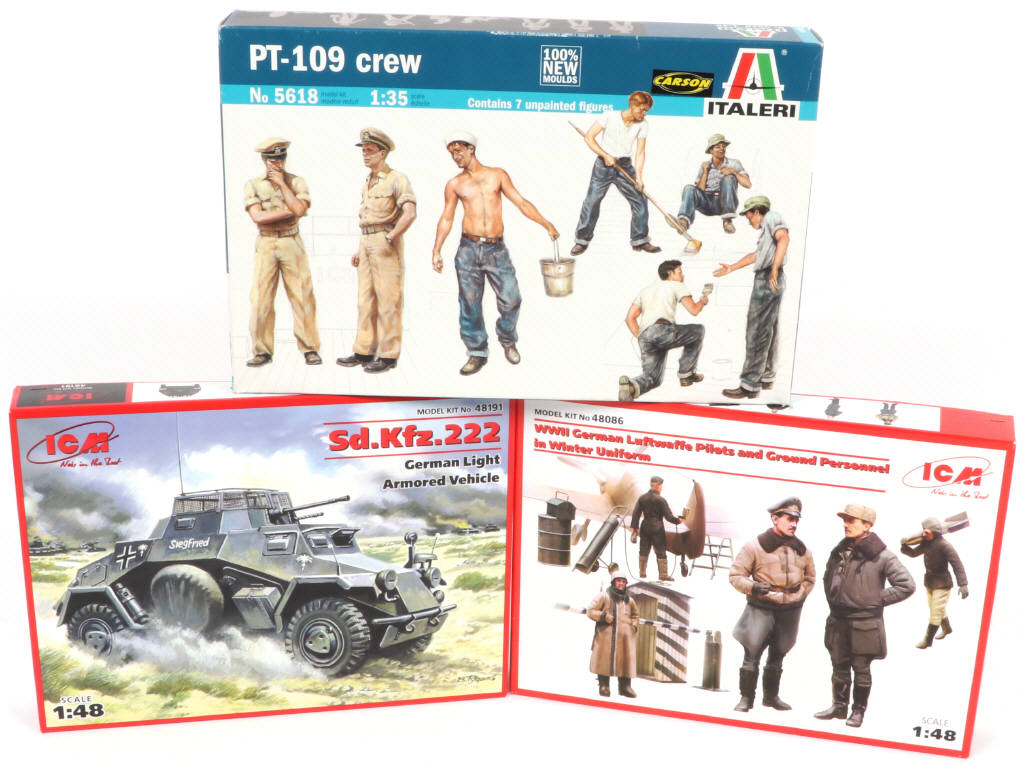 Lot 22 - DIVERS (12)