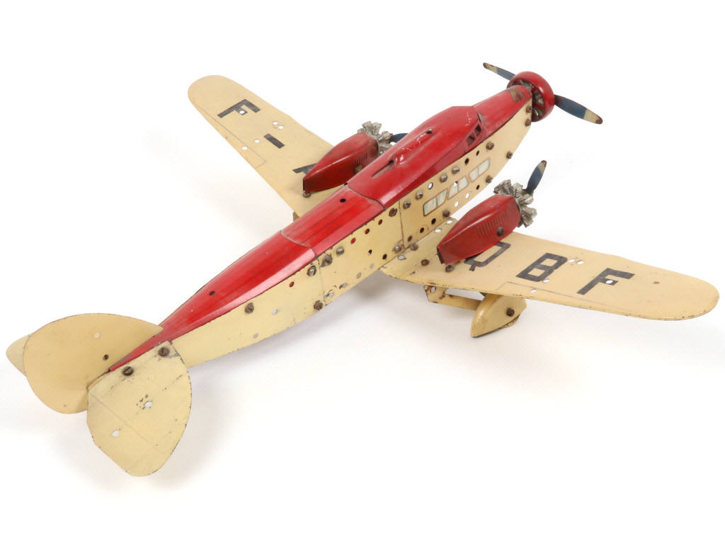 Lot 60 - MECCANO (1)
