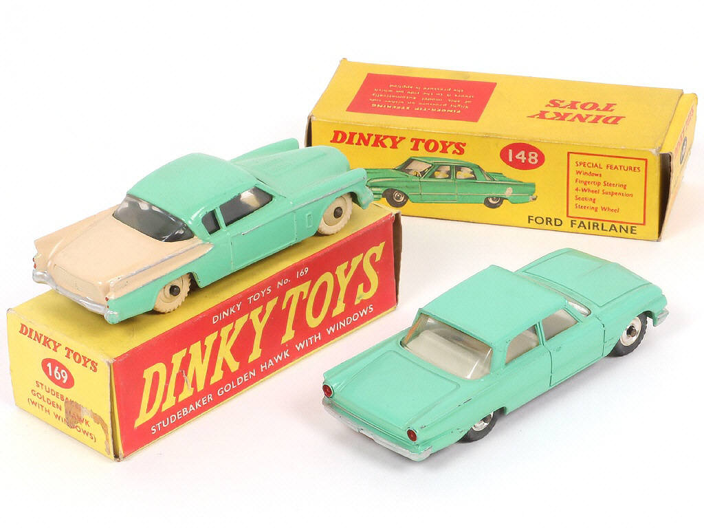 Lot 198 - DINKY TOYS (GB) (2)