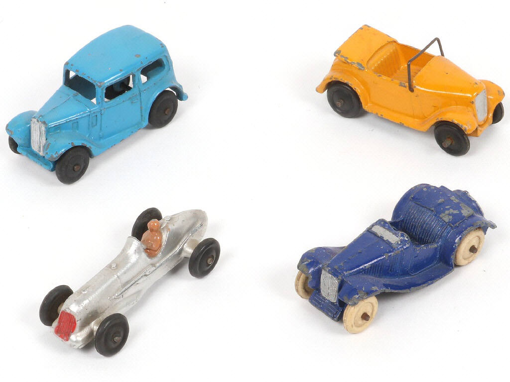 Lot 214 - DINKY TOYS (GB) (4)