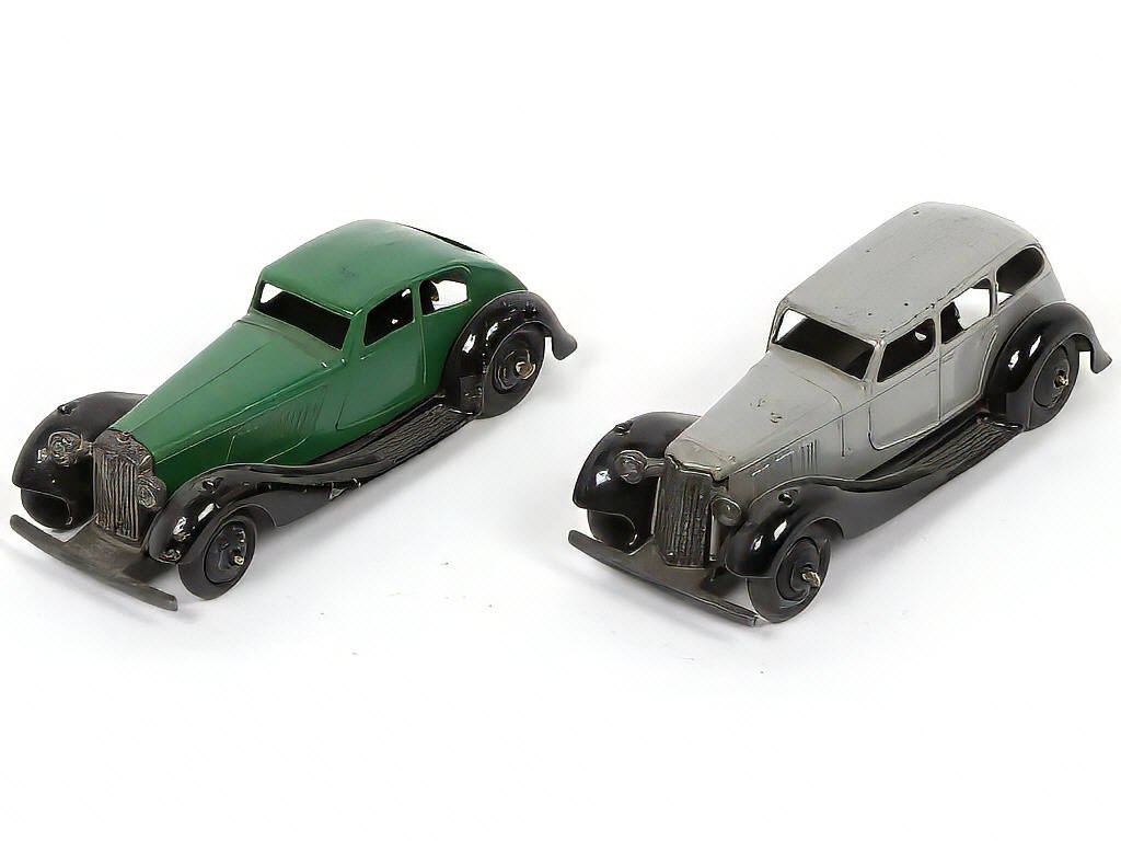 Lot 195 - DINKY TOYS (GB) (2)