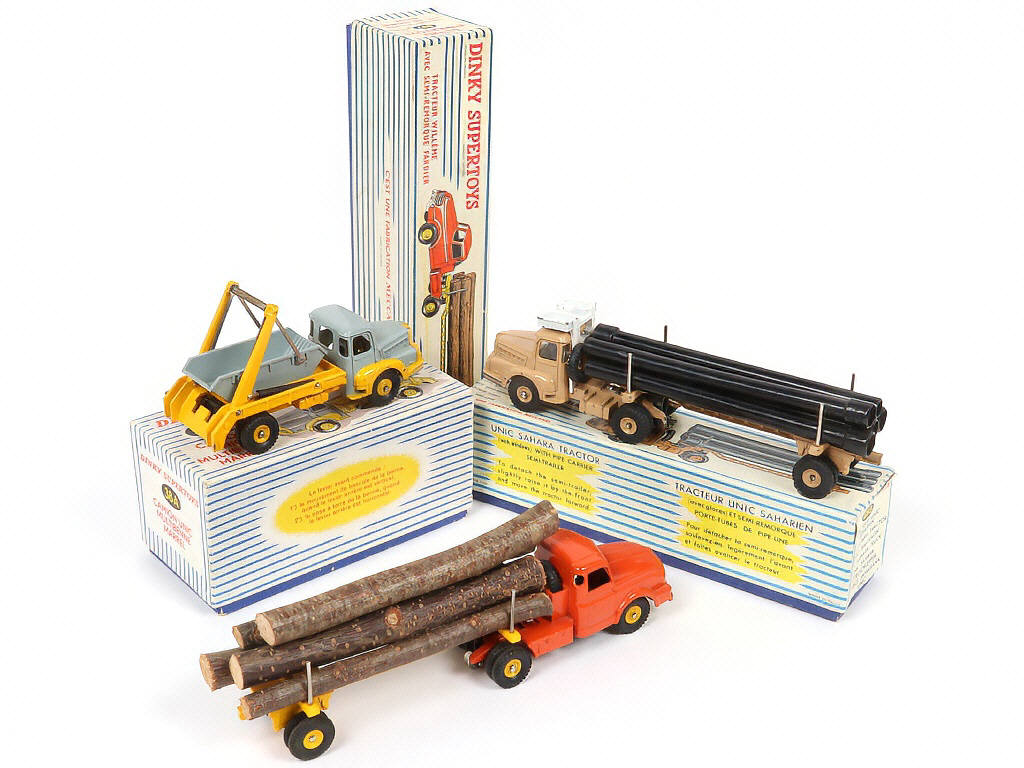 Lot 244 - DINKY TOYS (FRANCE) (3)