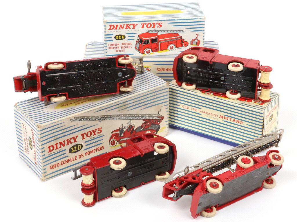 Lot 253 - DINKY TOYS (FRANCE) (4)