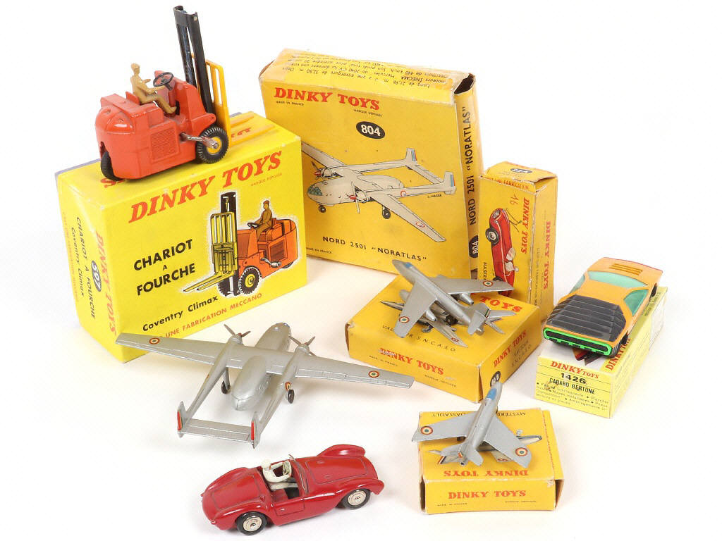 Lot 258 - DINKY TOYS (FRANCE) (6)