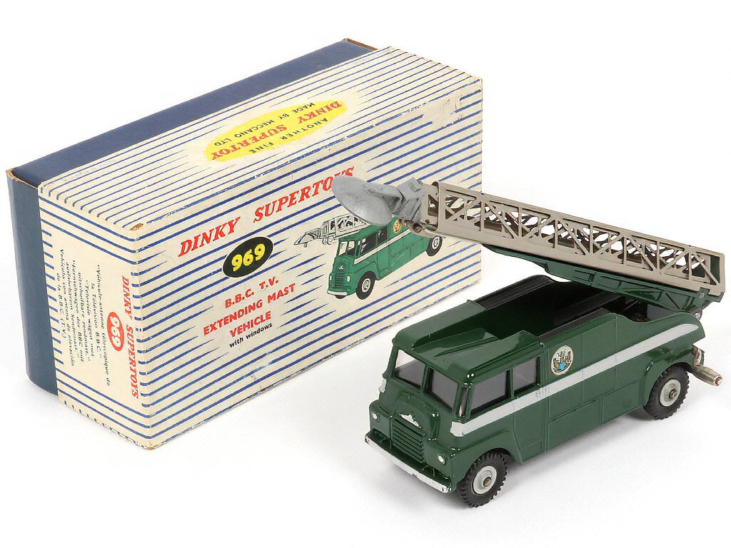 Lot 177 - DINKY TOYS (GB) (1)