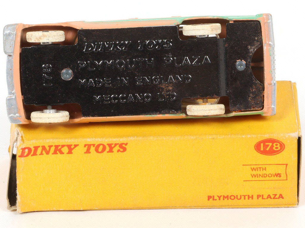 Lot 165 - DINKY TOYS (GB) (1)