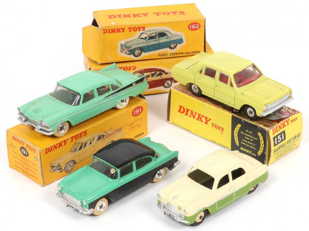 Lot 213 - DINKY TOYS (GB) (4)