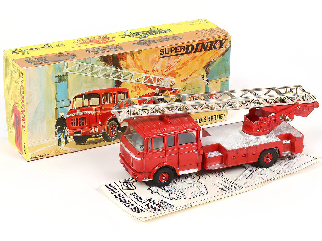 Lot 236 - DINKY TOYS (FRANCE) (1)