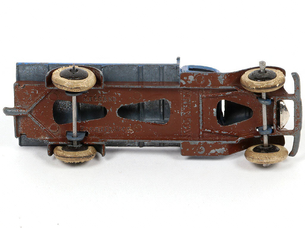 Lot 232 - DINKY TOYS (FRANCE) (1)