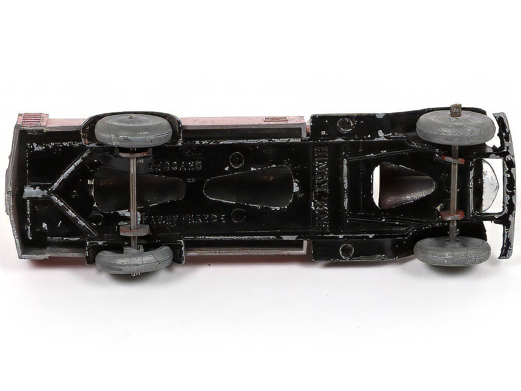 Lot 233 - DINKY TOYS (FRANCE) (1)