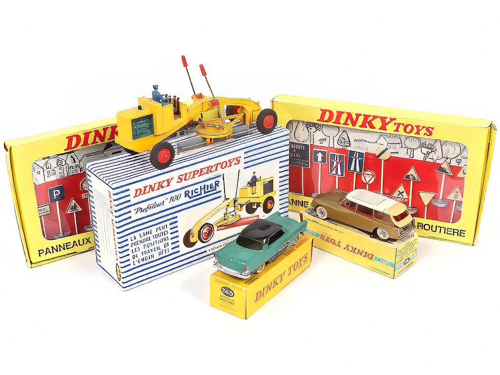 Lot 256 - DINKY TOYS (FRANCE) (5)