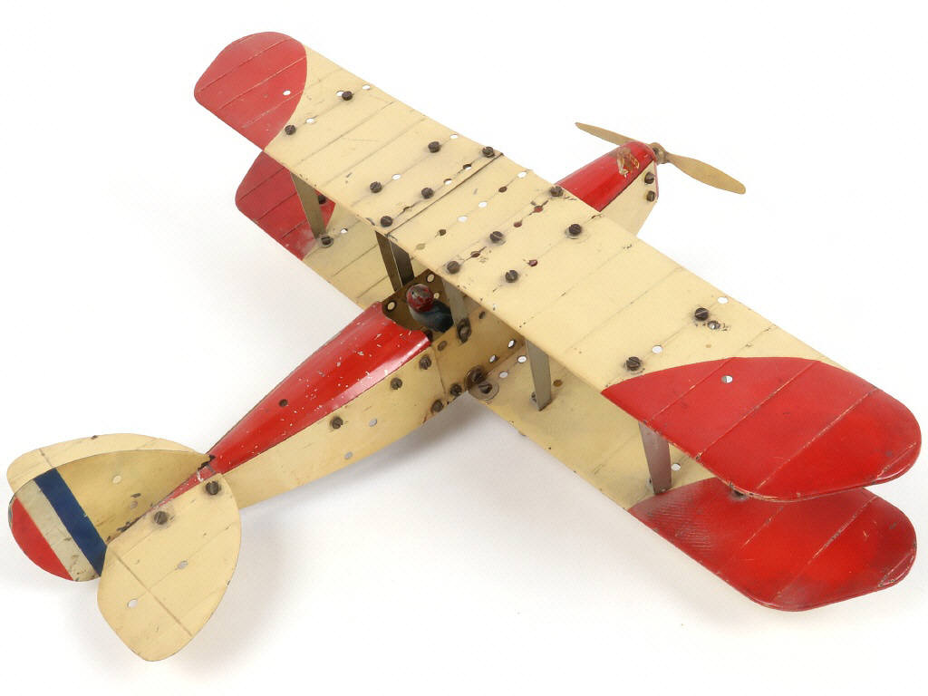 Lot 58 - MECCANO (1)