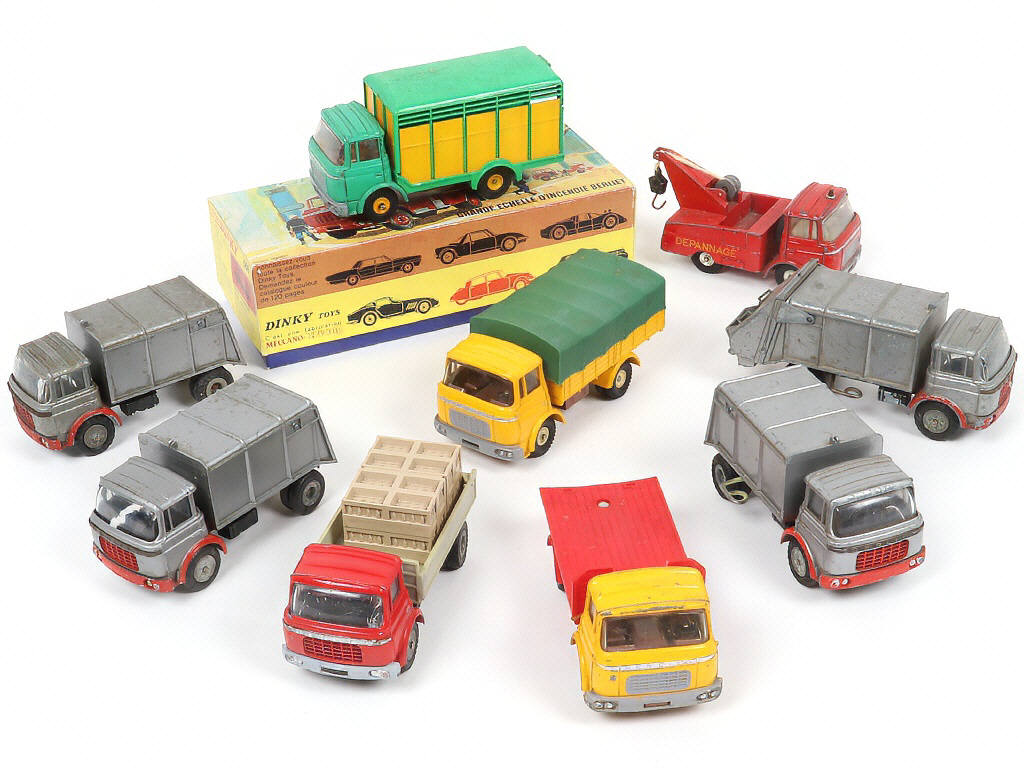 Lot 141 - DIVERS (10)