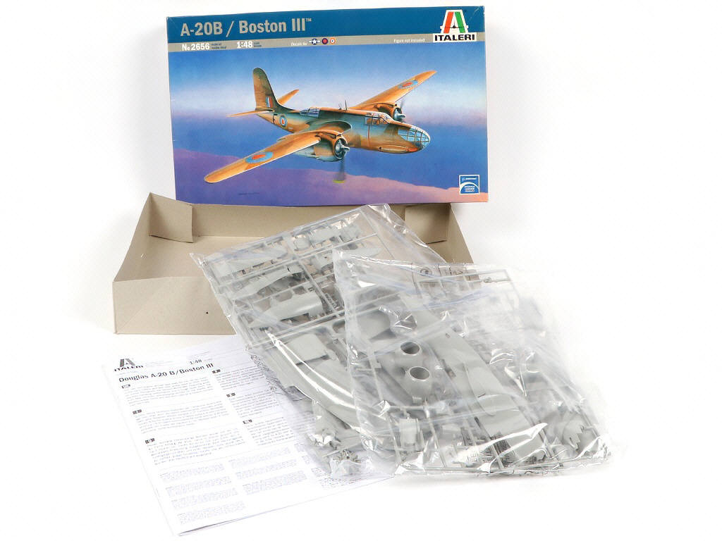 Lot 33 - ITALERI (ITALIE) (4)