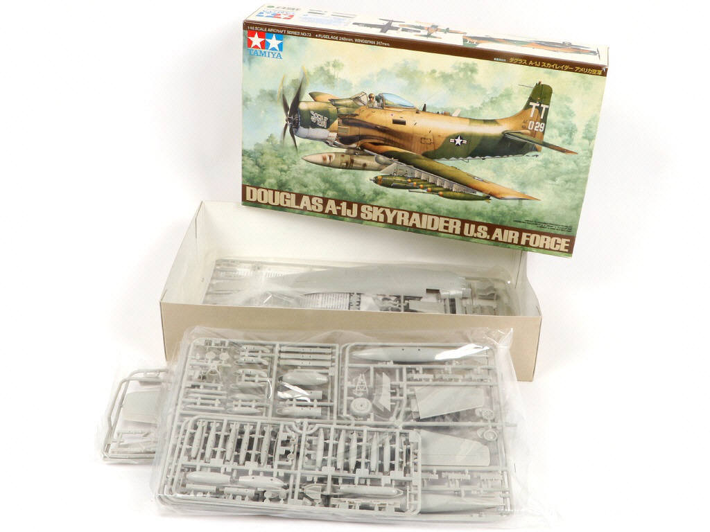 Lot 36 - TAMIYA (JAPON) (6)