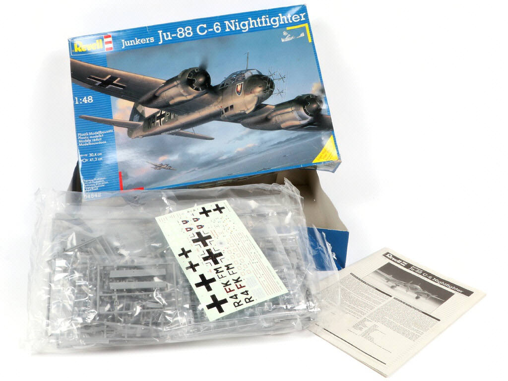 Lot 35 - REVELL (ALLEMAGNE) (2)