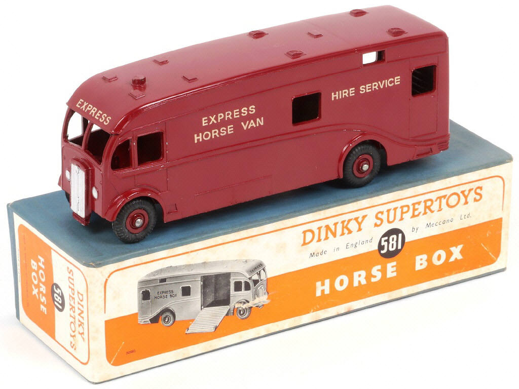 Lot 77 - DINKY TOYS (GB) (1)