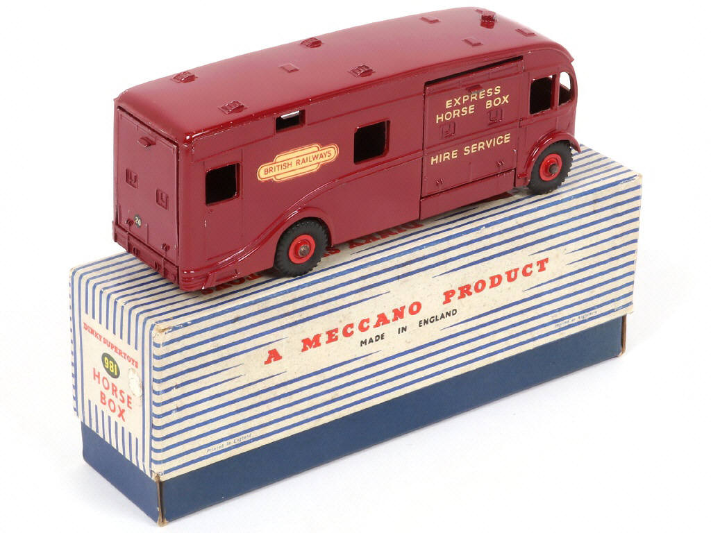 Lot 78 - DINKY TOYS (GB) (1)