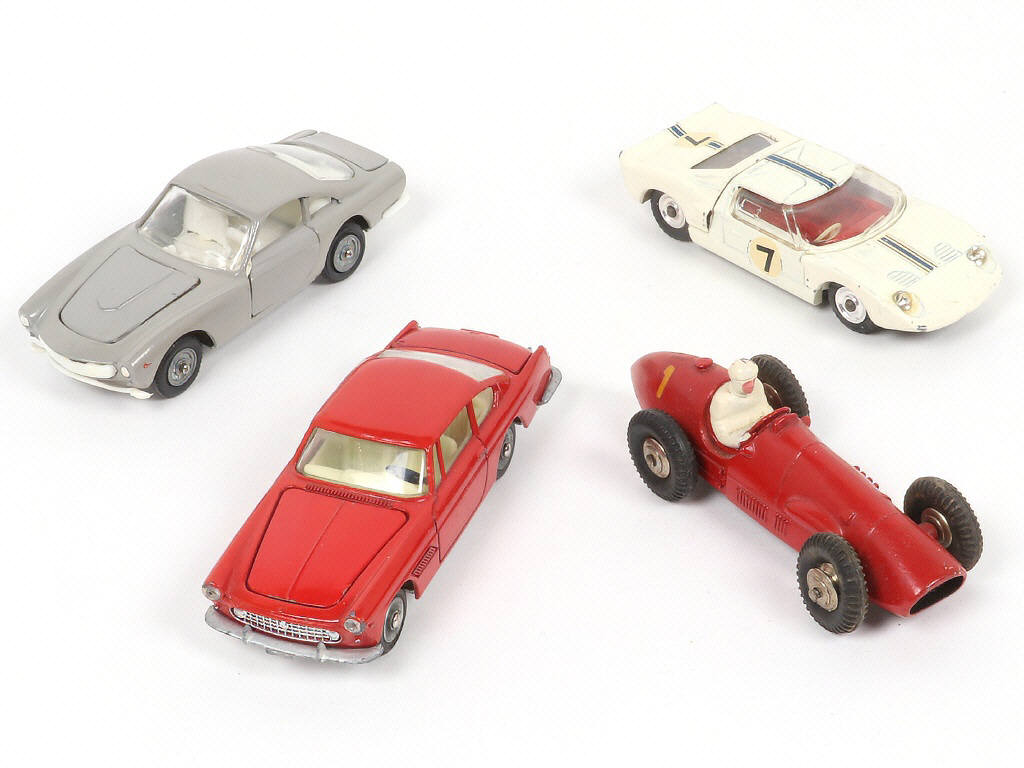 Lot 211 - DINKY TOYS (FRANCE) (4)