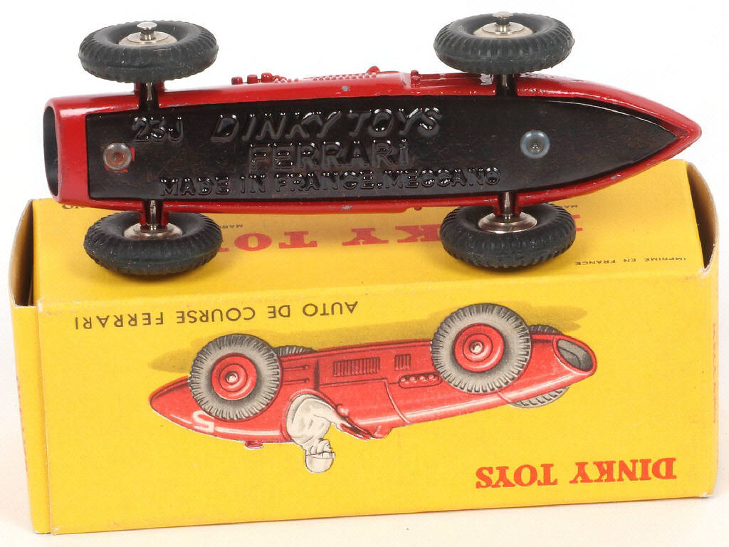Lot 172 - DINKY TOYS (FRANCE) (1)