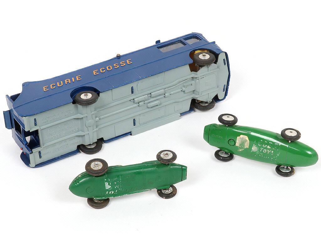 Lot 79 - CORGI TOYS (GB) (3)