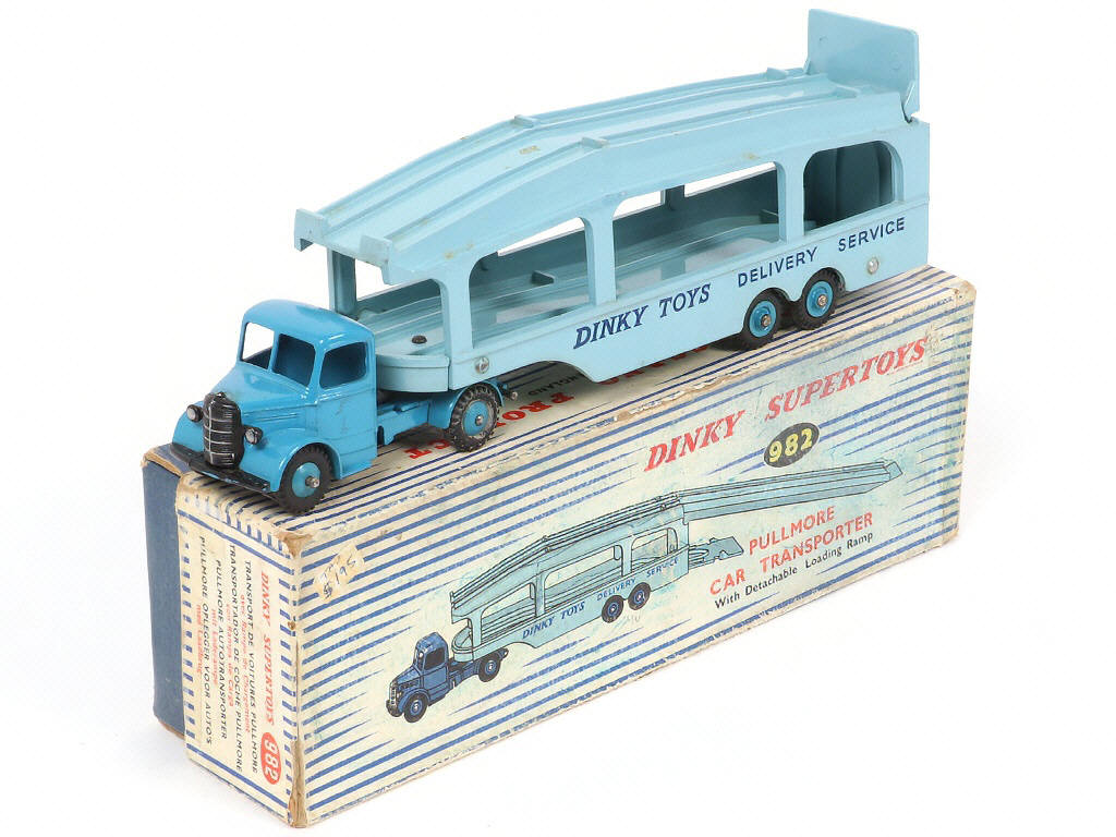 Lot 77 - DINKY TOYS (GB) (1)