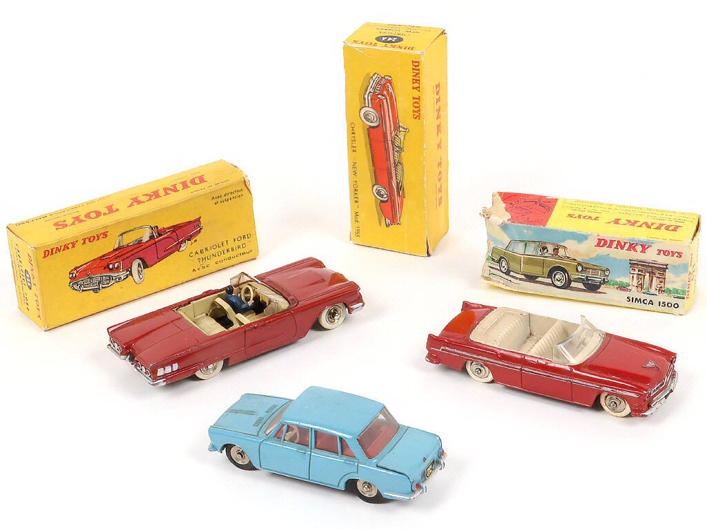 Lot 207 - DINKY TOYS (FRANCE) (3)