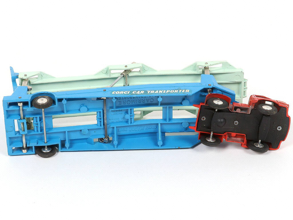 Lot 80 - CORGI TOYS (GB) (1)