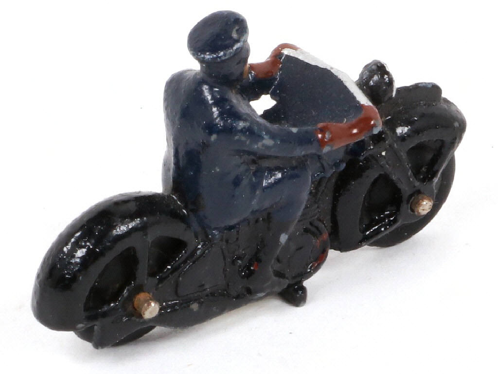 Lot 121 - DINKY TOYS (GB) (1)