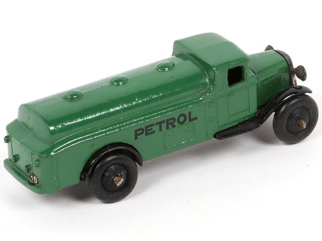 Lot 66 - DINKY TOYS (GB) (1)