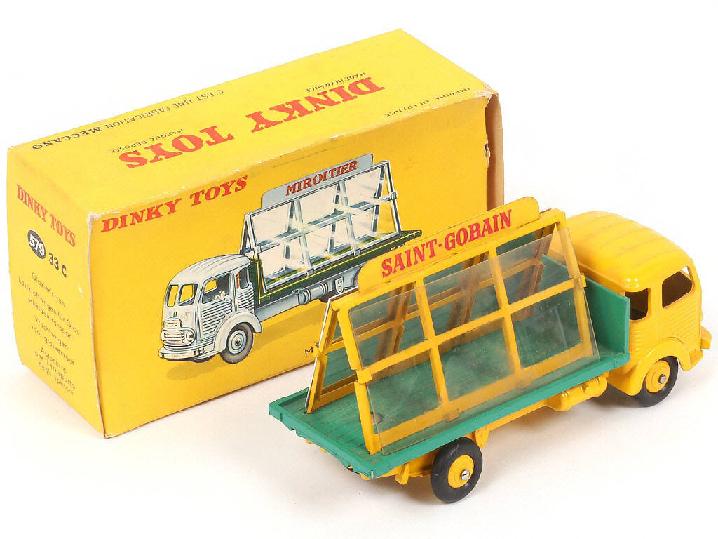 Lot 182 - DINKY TOYS (FRANCE) (1)