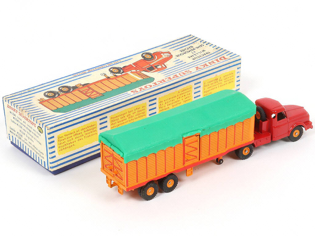 Lot 83 - DINKY TOYS (FRANCE) (1)