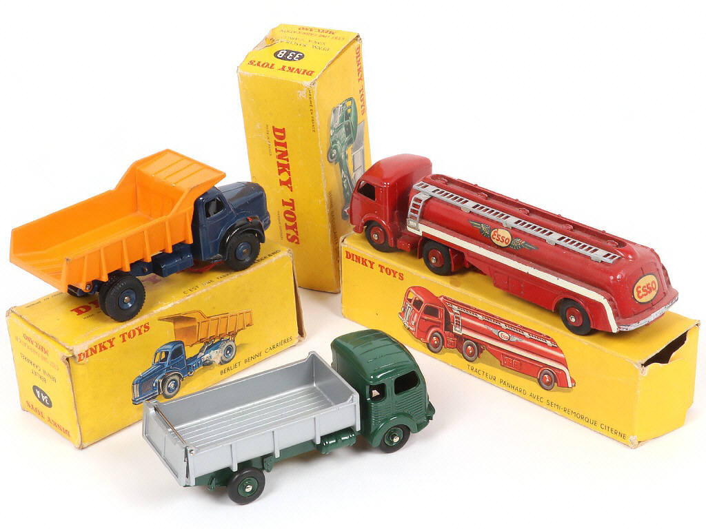 Lot 85 - DINKY TOYS (FRANCE) (3)
