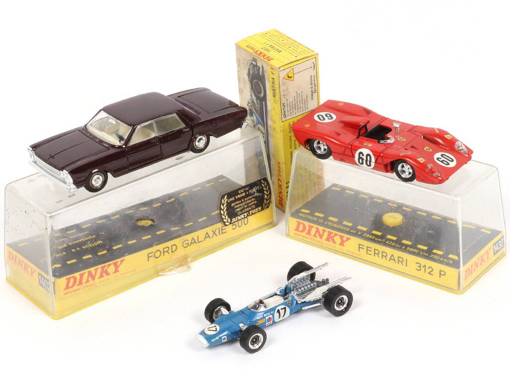 Lot 206 - DINKY TOYS (FRANCE) (3)