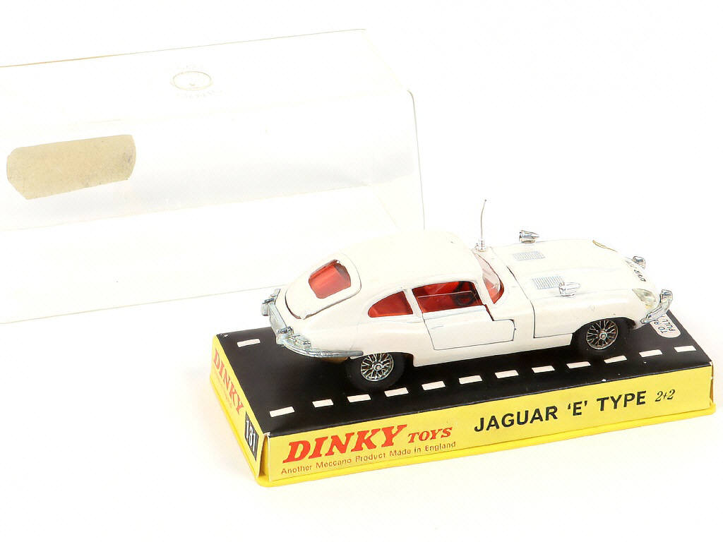 Lot 111 - DINKY TOYS (GB) (1)