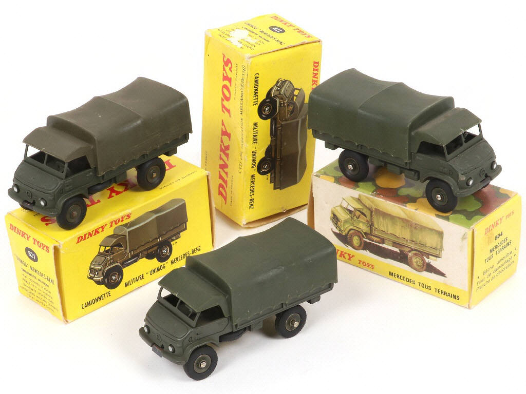 Lot 274 - DINKY TOYS (FRANCE) (3)