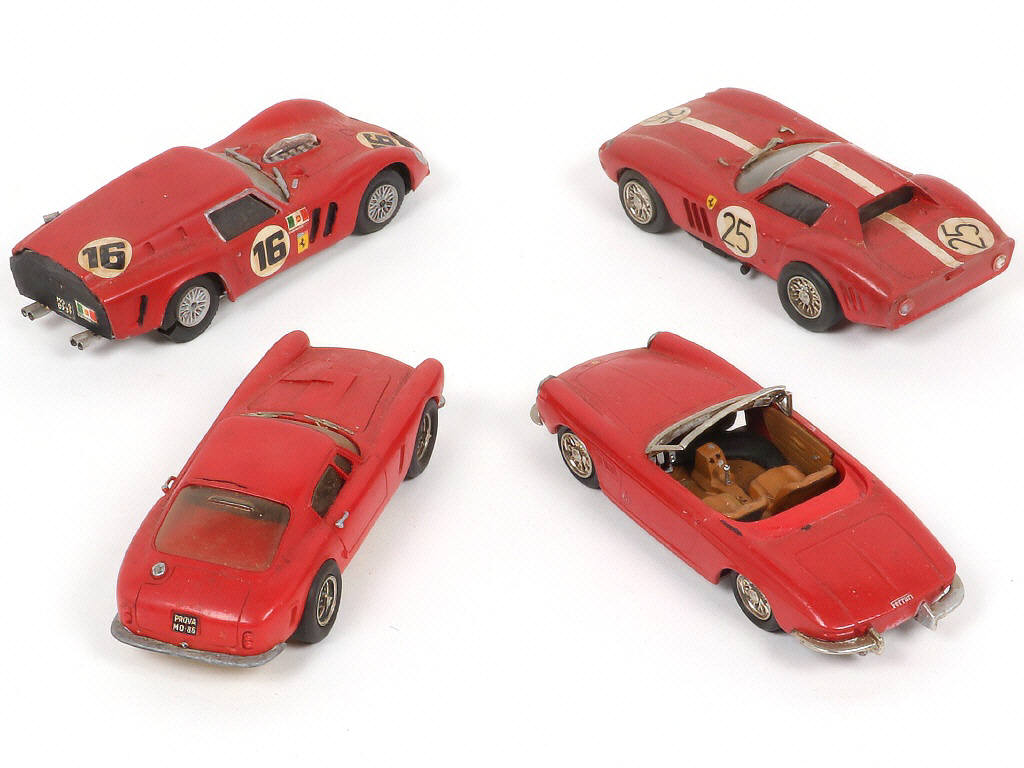 Lot 294 - DIVERS (4)