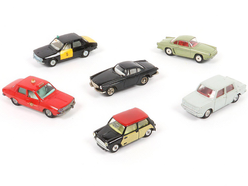 Lot 338 - DIVERS (6)