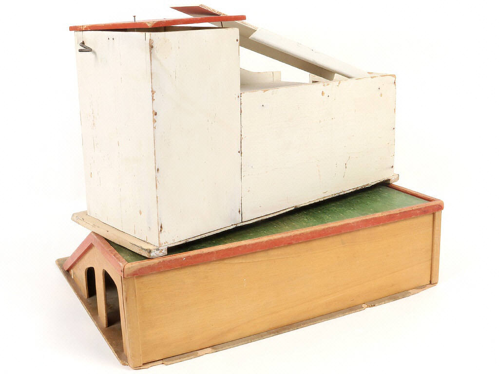 Lot 349 - DIVERS (2)