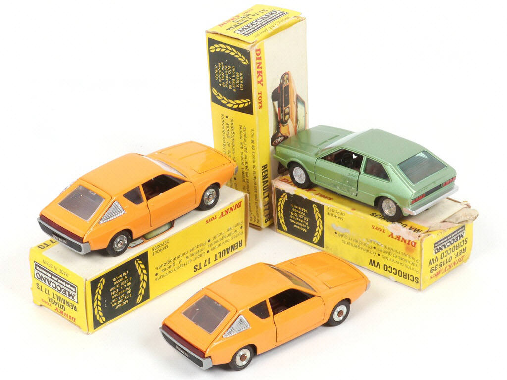 Lot 257 - DINKY TOYS (FRANCE) (3)