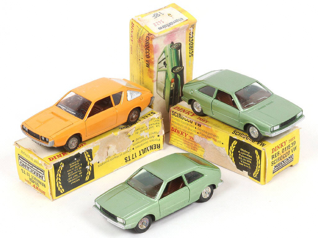 Lot 254 - DINKY TOYS (FRANCE) (3)