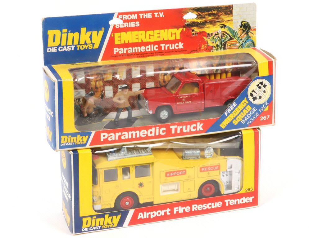 Lot 231 - DINKY TOYS (GB) (2)