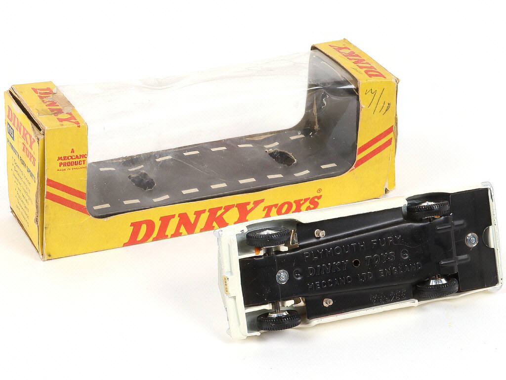 Lot 119 - DINKY TOYS (GB) (1)