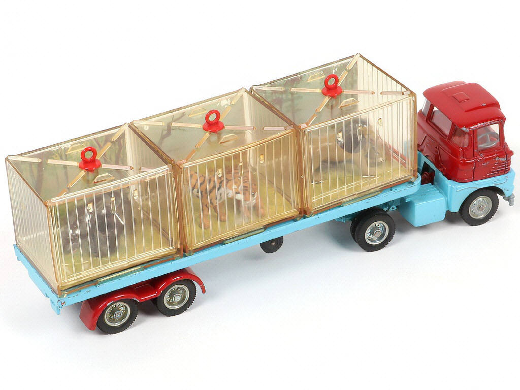 Lot 155 - CORGI TOYS (GB) (1)